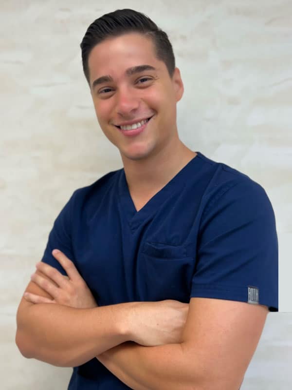 smiley-male-nurse-miami-lake-2